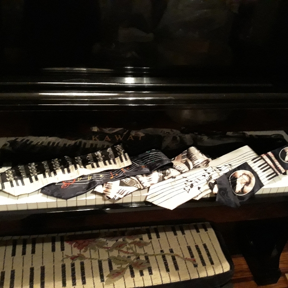 Musical neck ties - Picture 2 of 3